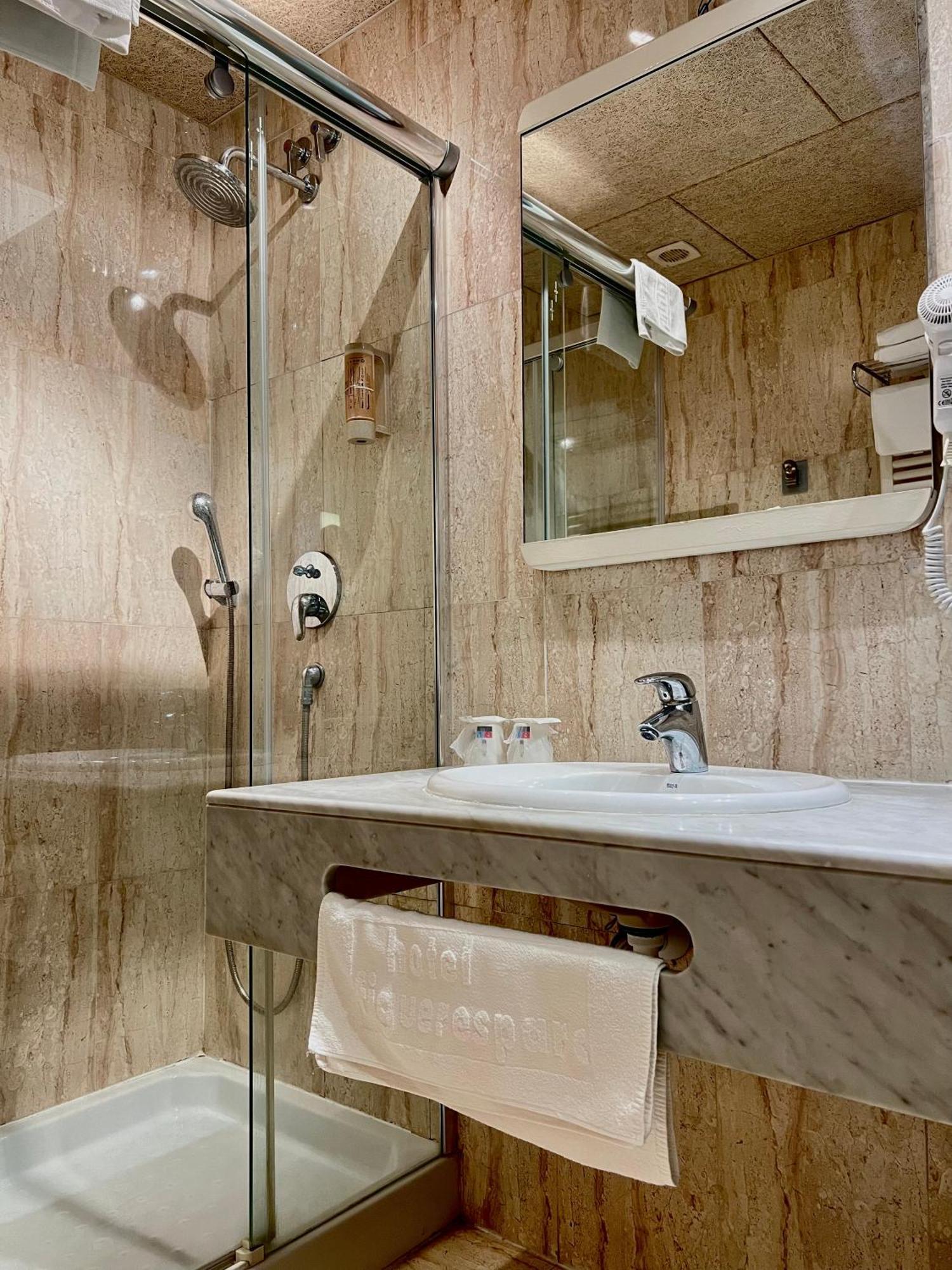 Hotel&restaurant Figueres Parc 2* Los Hostalets de Llers
