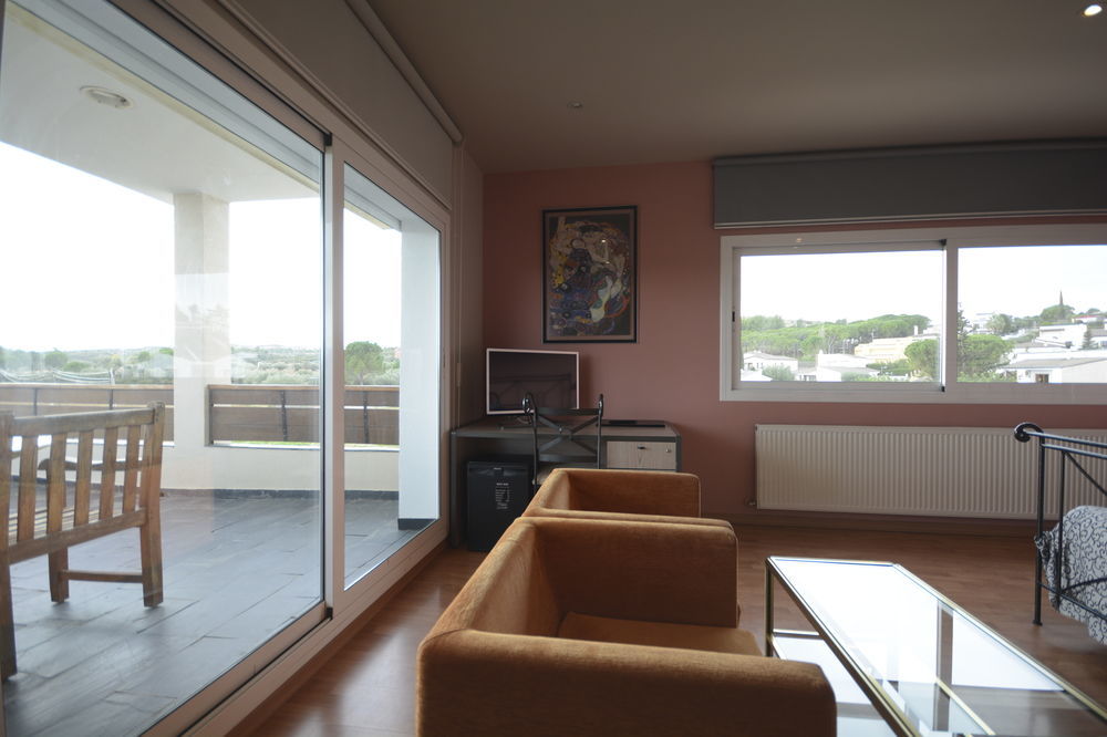 & Restaurant Figueres Parc 2* Els Hostalets (Girona)